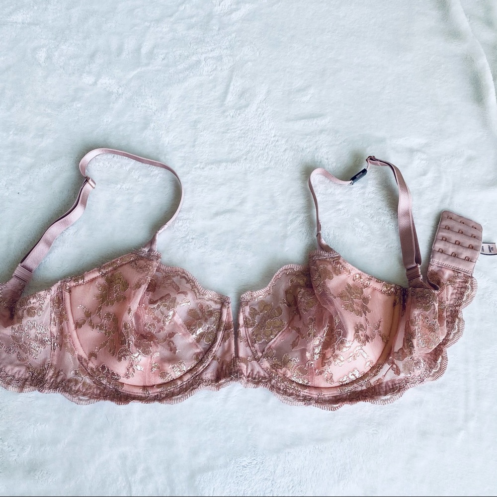 Victoria's Secret Demure Pink unlined plunge bra